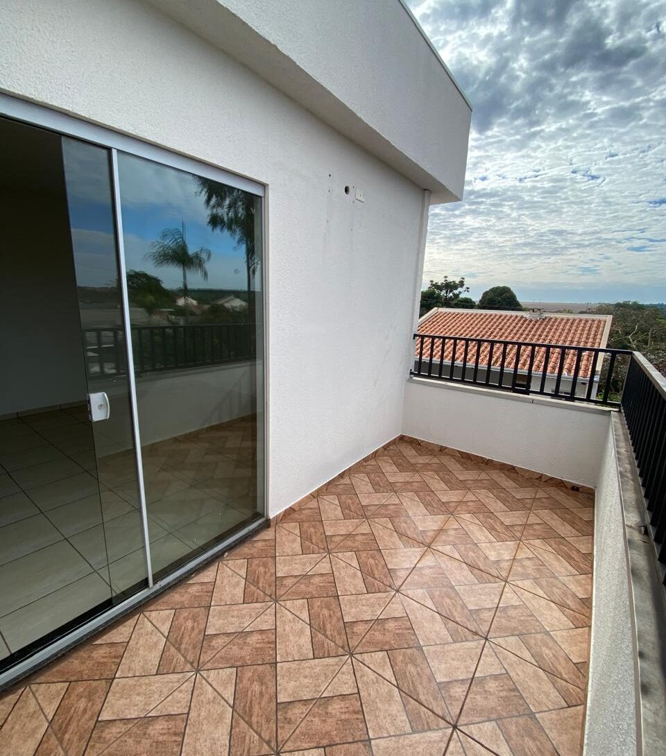 Sacada quarto fundos