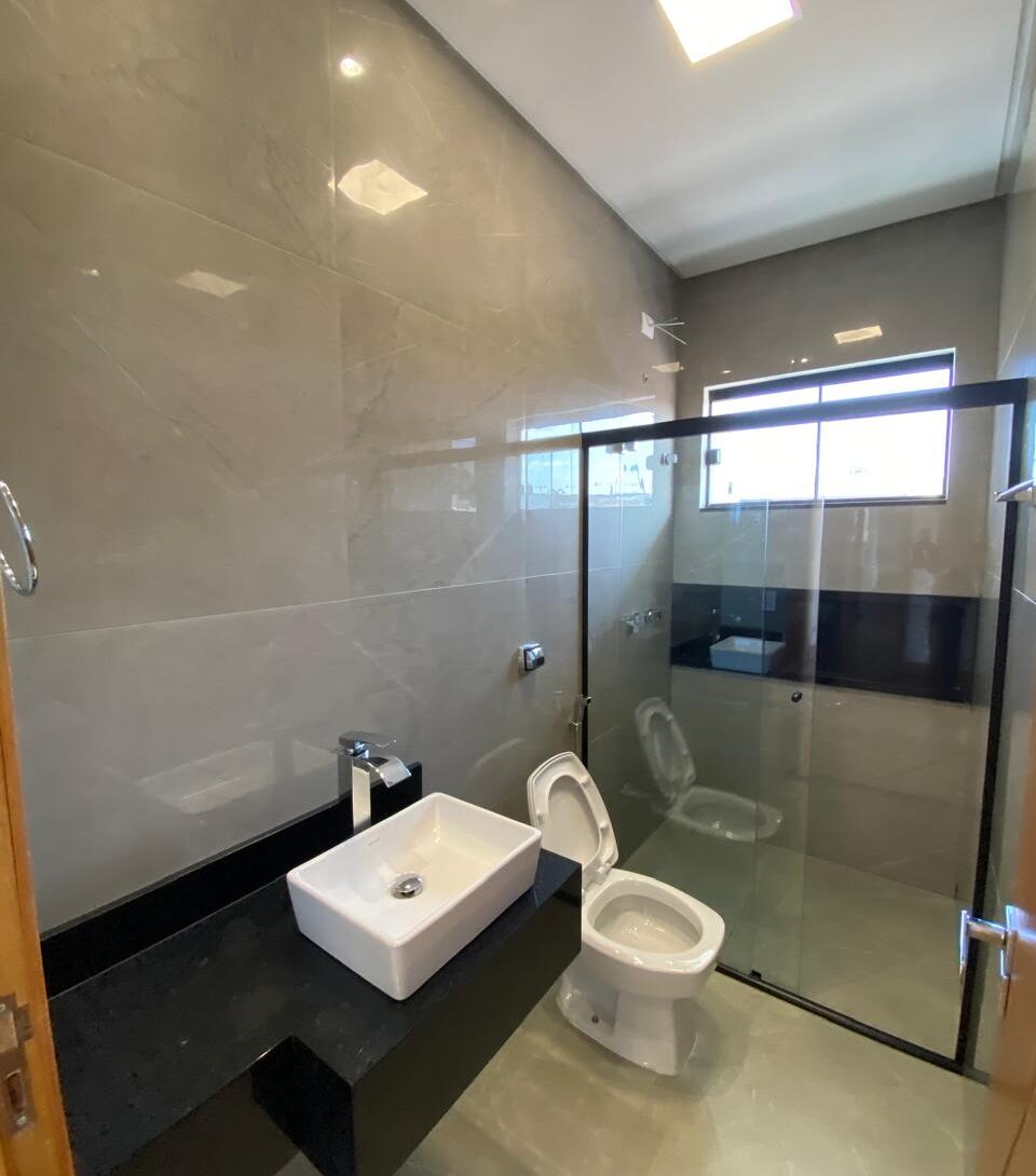Banheiro suíte meio
