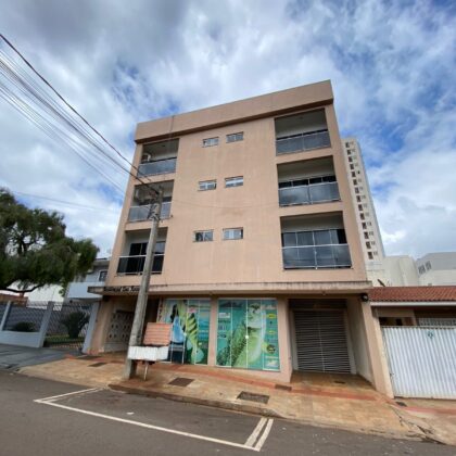 Locação - Apartamento 304 - Condomínio Residencial Ana Kozan - Rua Santa Cruz,1477 - Centro 3° andar