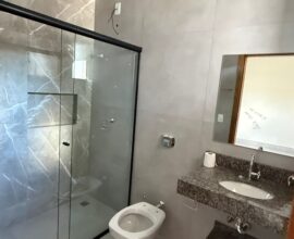 Locação- Residência – Rua Hildebrando Pereira Camargo, 293 - JD. Flora IV